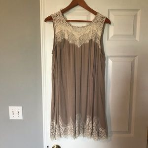 Dress with lace detail